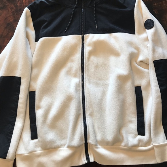 AE fleece style hoody - white. XL, tall. Worn once - Picture 2 of 3